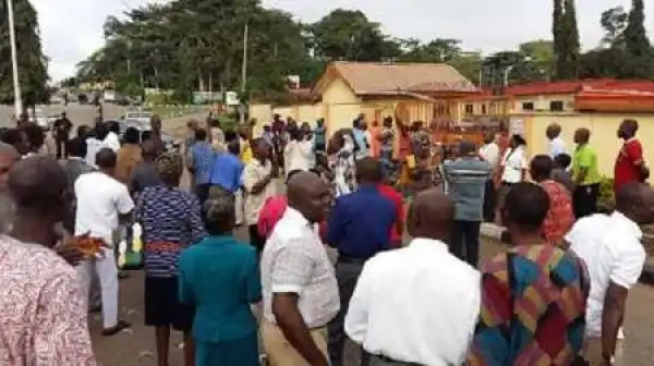 Panic as Man Storms Bank Smashing Glass Doors and Car Windshields... His Reason Will Shock You